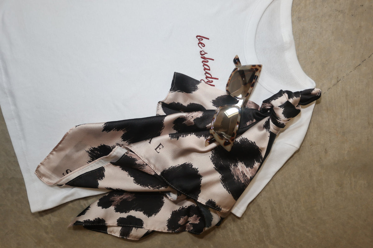 WILD scarf in leopard print with tortoise shades